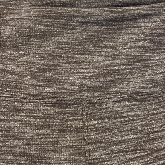 Athleta gray marled leggings. Wide 4” waistband. Size Small
C - Picture 3 of 12